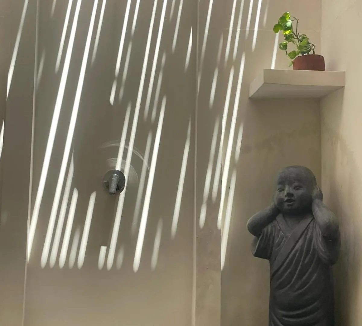 Villa Ilo Magic 250 M2 Great Location In A 750 M2 Land Kerobokan  Kerobokan (Bali)