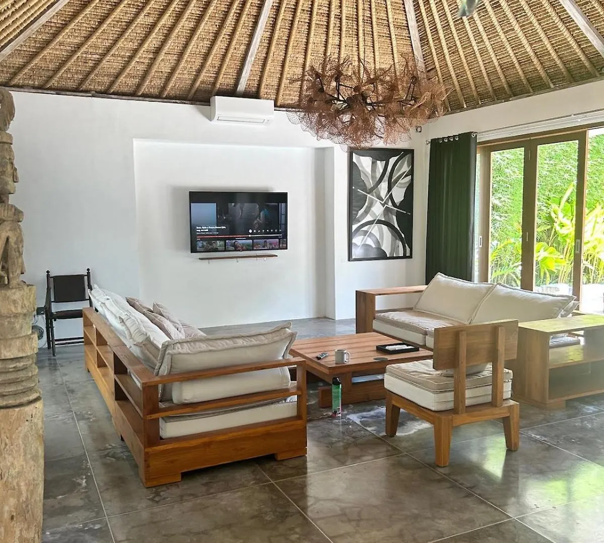 Villa Ilo Magic 250 M2 Great Location In A 750 M2 Land Kerobokan