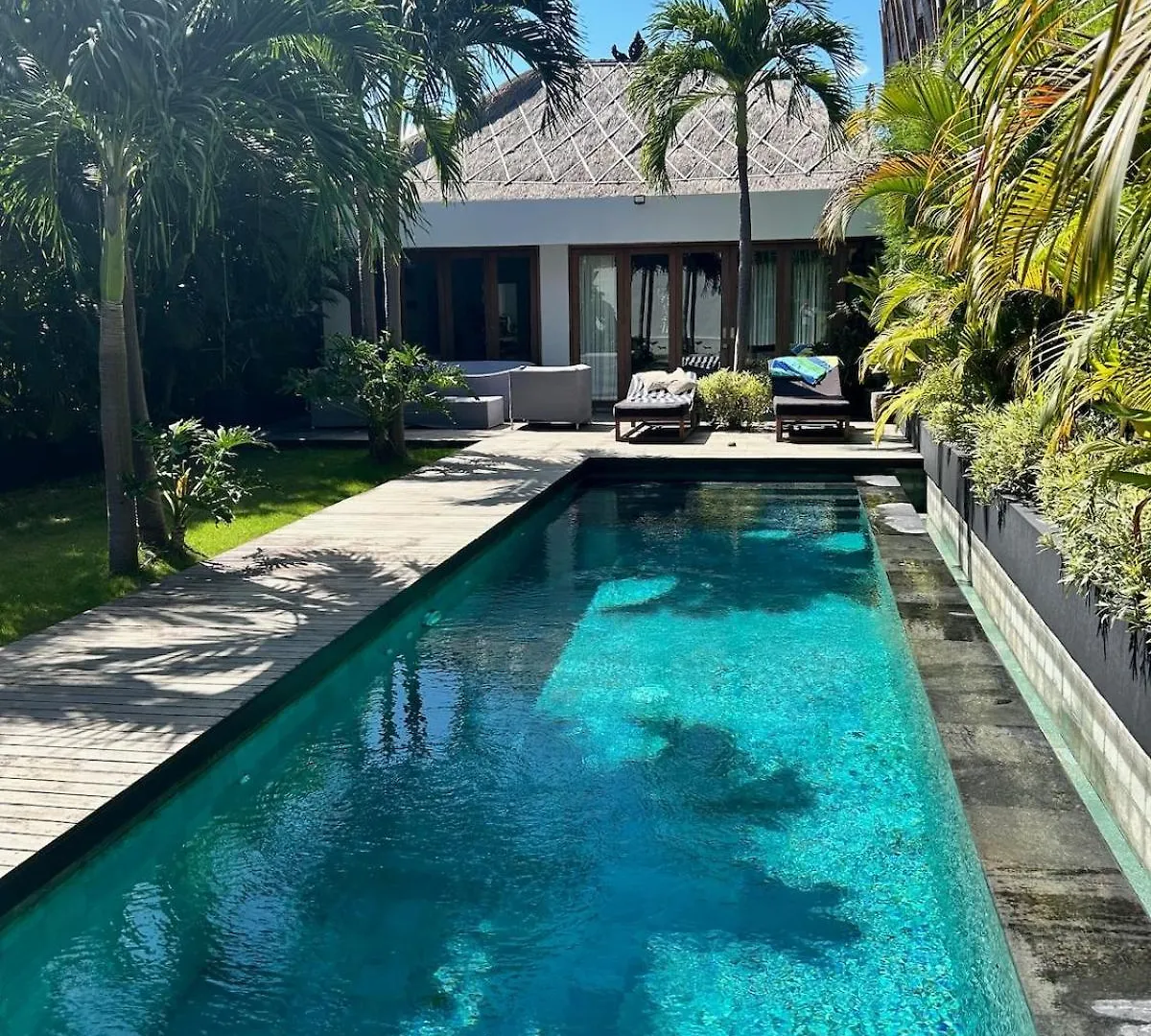 Villa Ilo Magic 250 M2 Great Location In A 750 M2 Land Kerobokan  0*, Kerobokan (Bali)