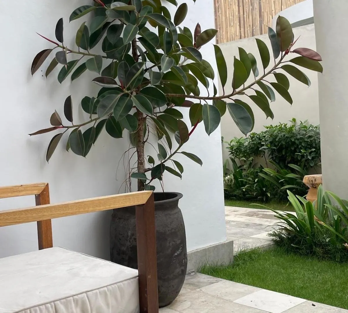 Villa Ilo Magic 250 M2 Great Location In A 750 M2 Land Kerobokan   Kerobokan (Bali)